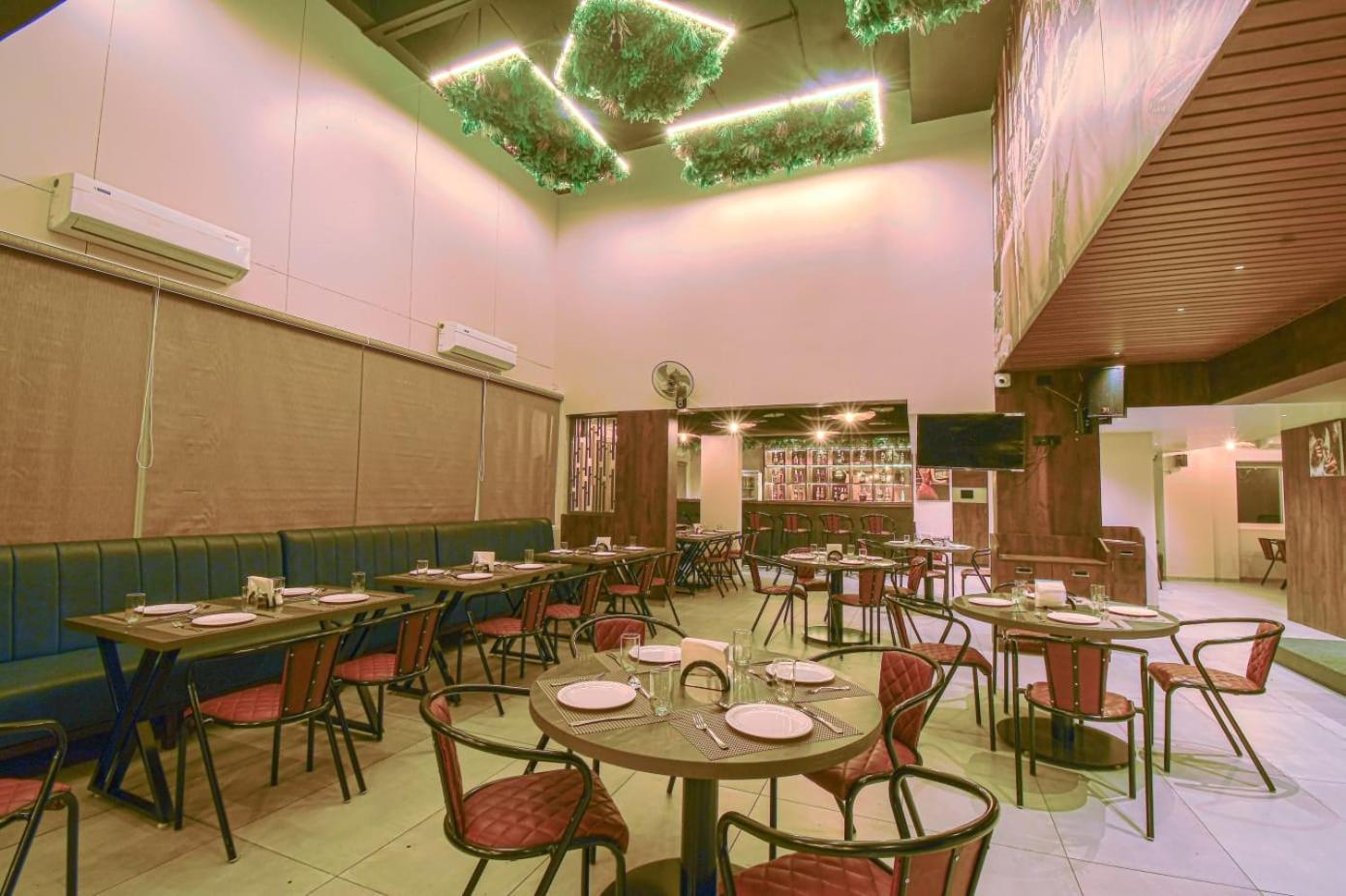 Hotel Vrindavan Deluxe コールハープル エクステリア 写真