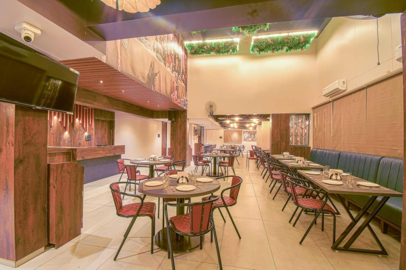 Hotel Vrindavan Deluxe コールハープル エクステリア 写真