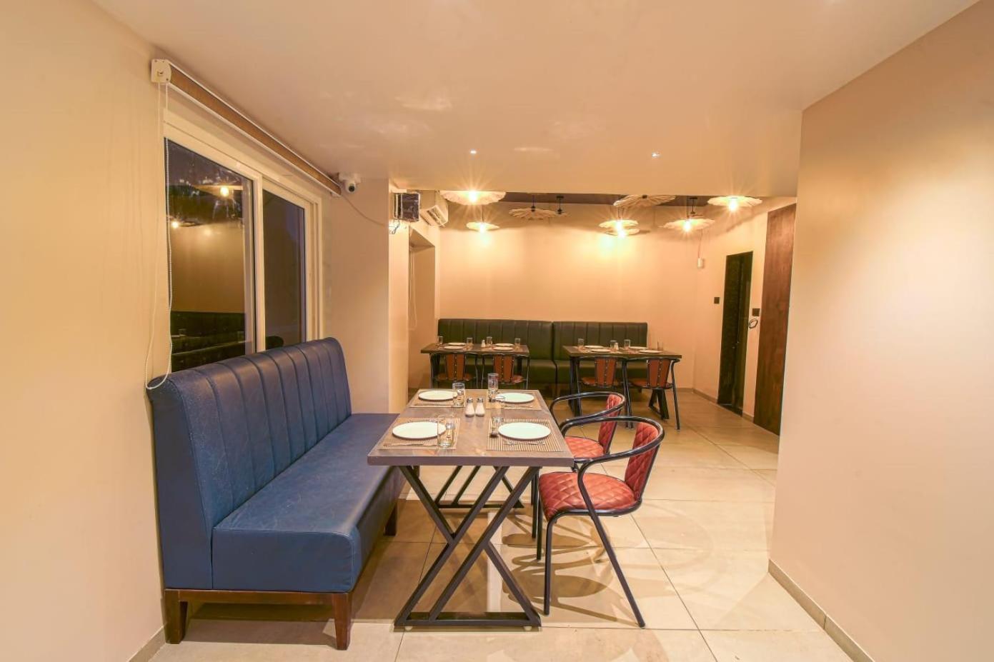 Hotel Vrindavan Deluxe コールハープル エクステリア 写真