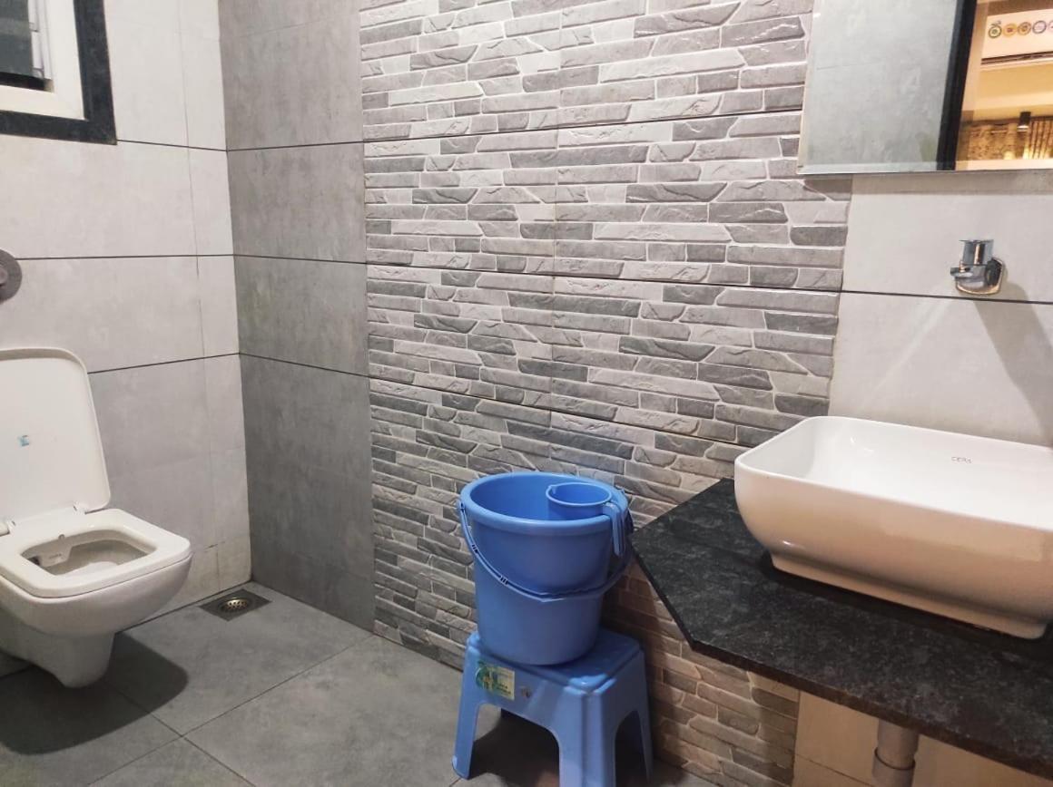 Hotel Vrindavan Deluxe コールハープル エクステリア 写真