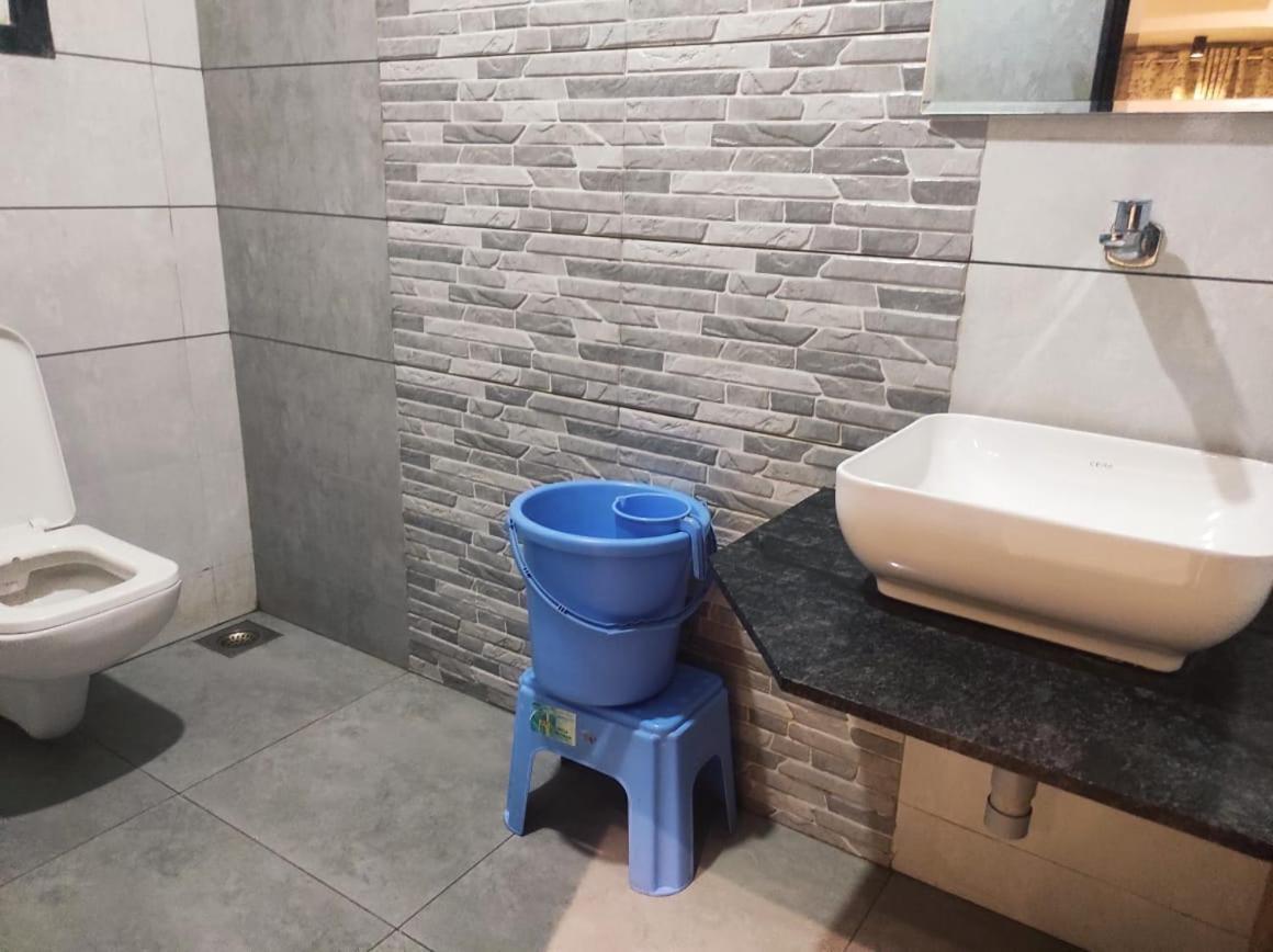 Hotel Vrindavan Deluxe コールハープル エクステリア 写真